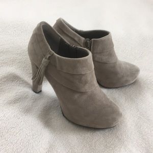 Me Too | Gray Suede Booties “Lasky”